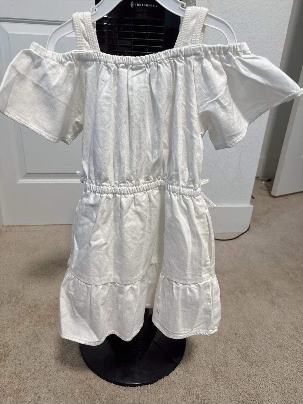 Brand New w/ tag GU girl off white dress size 4-5T full cotton Cold Shoulder Tie